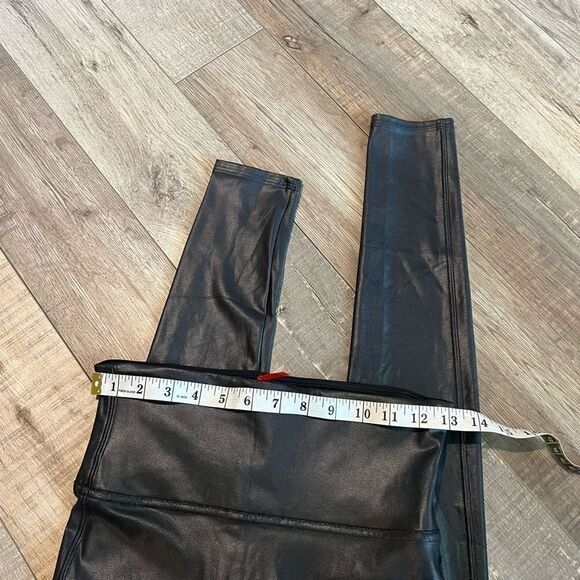 SPANX Faux Leather Leggings size m - Picture 4 of 9